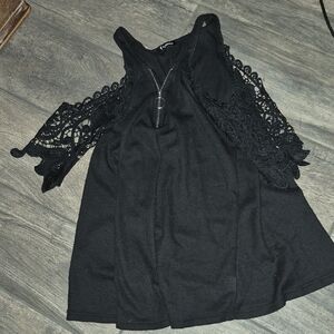 Elegant Black Lace Cold Shoulder Top over sized imo xl